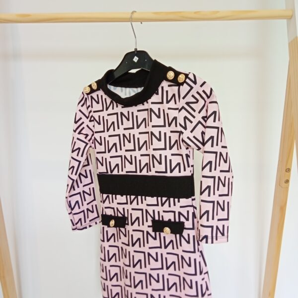 Robe rose et noire
