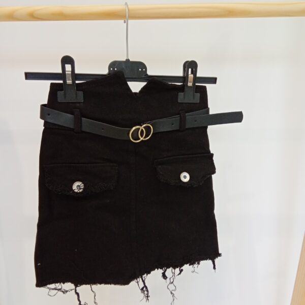 Jupe en jean noire avec ceinture