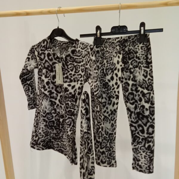 Robe léopard avec legging