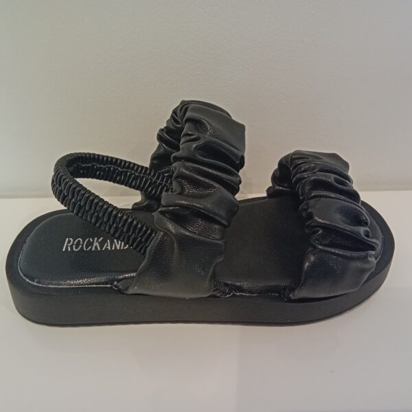 Nu pied noir