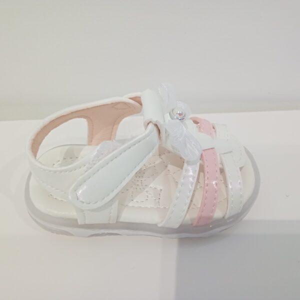 Nu pied blanc